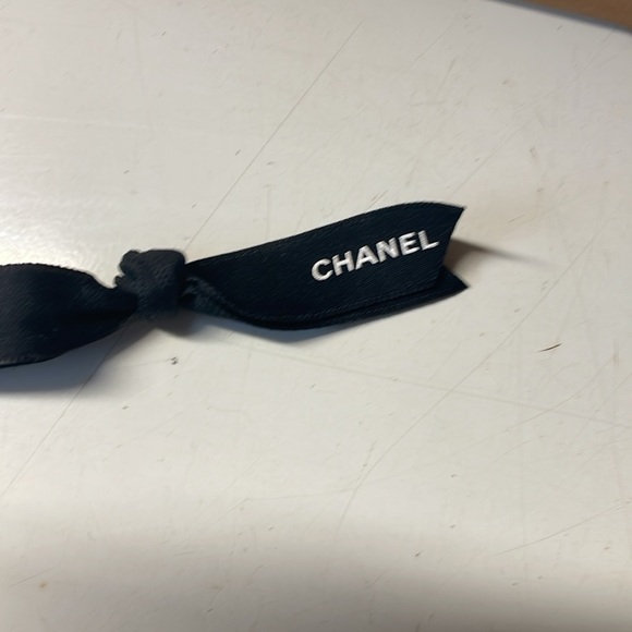 Chanel - Picture 5 of 8